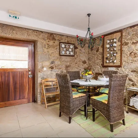 Luxurious House In Braga With Pool Barreiros (Amares)