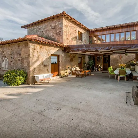 Ferienhaus Luxurious House In Braga With Pool Barreiros (Amares)